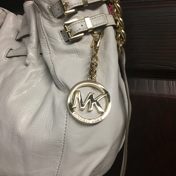 Michael Kors Handbags - Michael Kors satchel